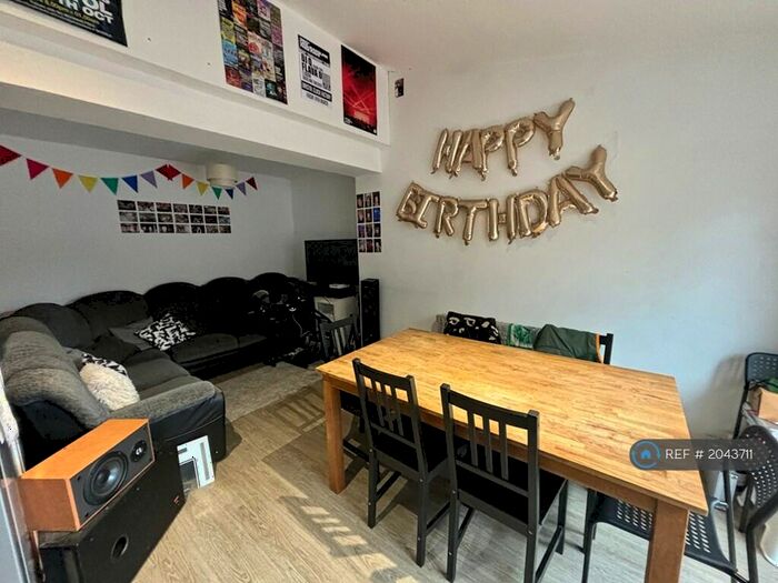 7 Bedroom Terraced House To Rent In Bridge Walk, Bristol, BS7