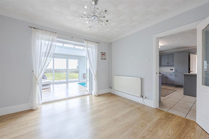 4 Bedroom Detached House For Sale In Southfield Close, Ulceby, DN39