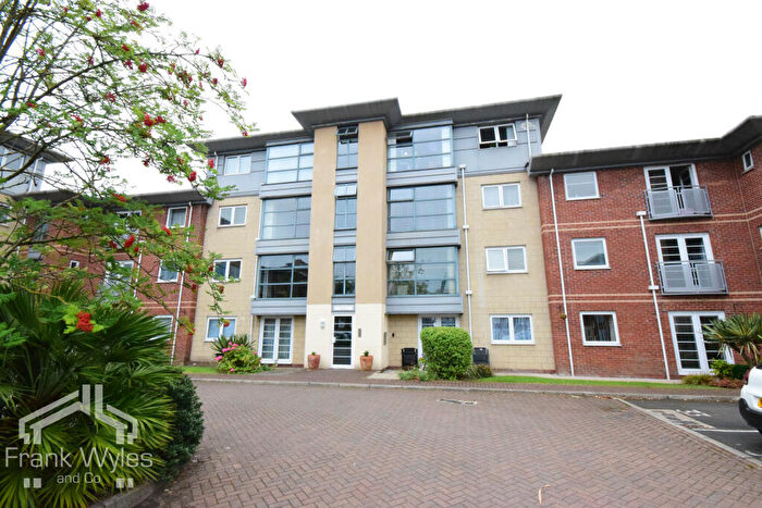 2 Bedroom Flat For Sale In Apartment, Hollinshead House, Bailey Avenue, Lytham St. Annes, Lancashire, FY8