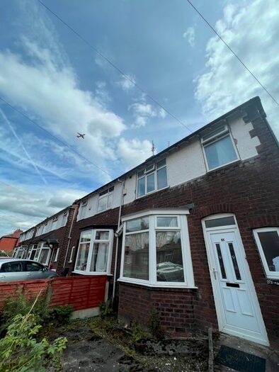 3 Bedroom Property To Rent In Cheltenham Road, Stockport, SK3
