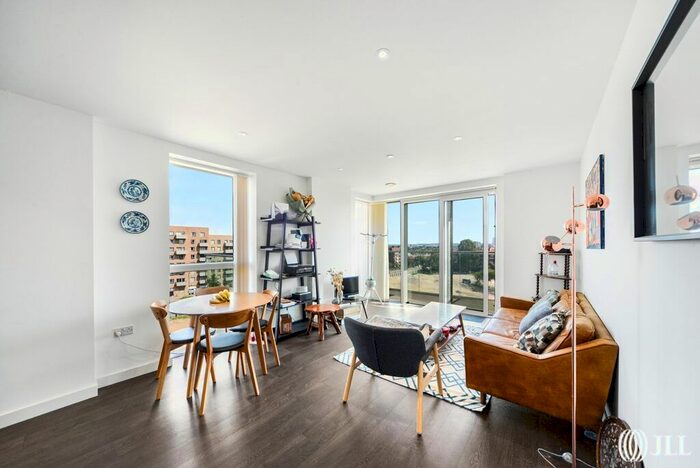 2 Bedroom Flat To Rent In Skyline Apartments, Devan Grove, N4