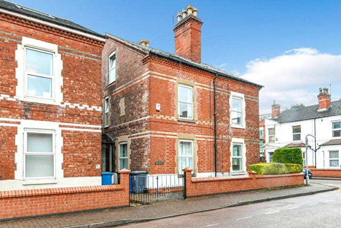 4 Bedroom Semi-Detached House To Rent In Bridge Grove, NG2