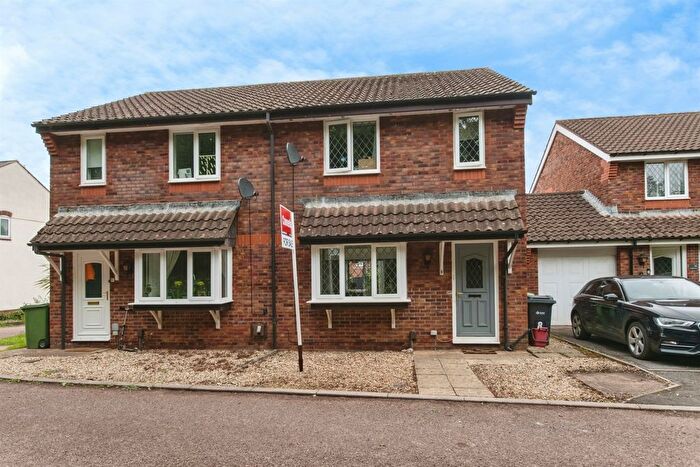 3 Bedroom Semi Detached House For Sale In Creely Close, Exeter, EX2