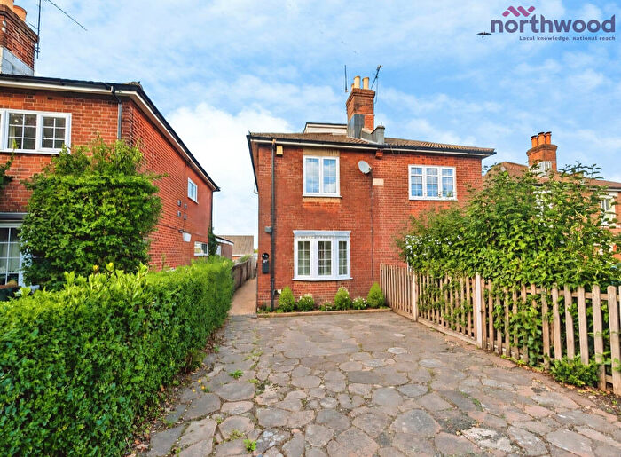 2 Bedroom Semi-Detached House To Rent In Moorgreen Road, West End, SO30