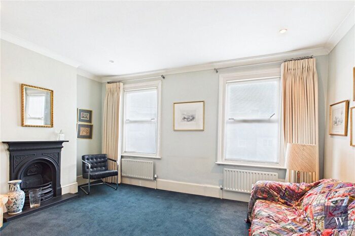 3 Bedroom Terraced House For Sale In Colmer Road, London, SW16