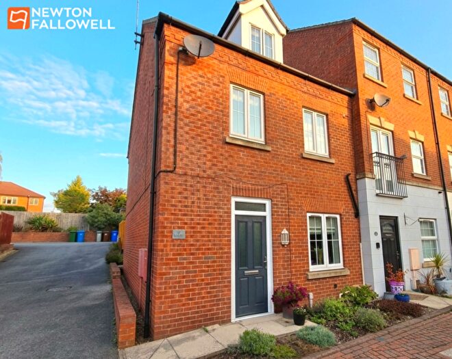 4 Bedroom End Of Terrace House For Sale In Rufford Drive, Mansfield Woodhouse, NG19