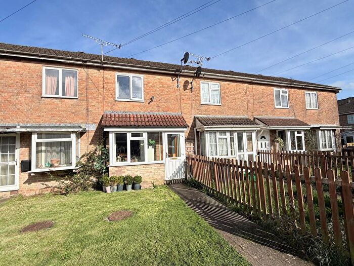 2 Bedroom Property For Sale In Hawthorn Close, Shaftesbury, SP7