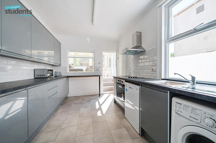 6 Bedroom Terraced House To Rent In Queens Park Road, Brighton, East Sussex, BN2