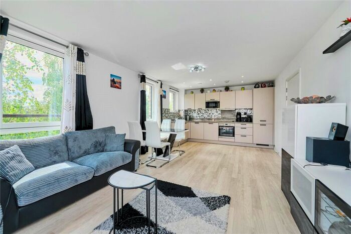 2 Bedroom Apartment To Rent In Blondin Way, London, SE16