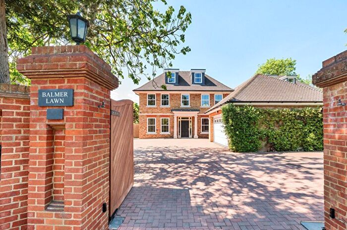 7 Bedroom Country House For Sale In Blackpond Lane, Farnham Common, Buckinghamshire, SL2