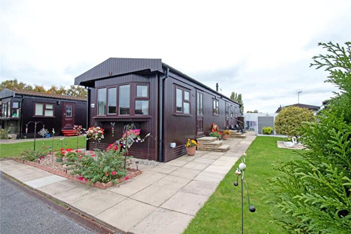 2 Bedroom Park Home For Sale In Sycamore Avenue, The Elms, Torksey, Lincoln, LN1