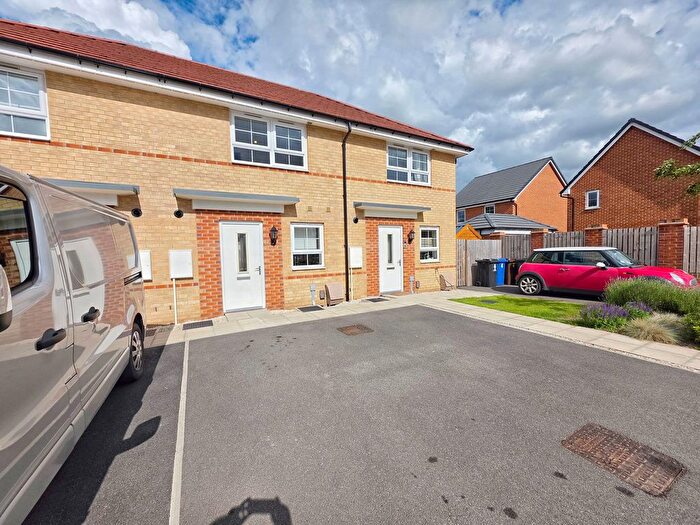 2 Bedroom Town House For Sale In Carrs Mews, Cudworth, Barnsley, S72
