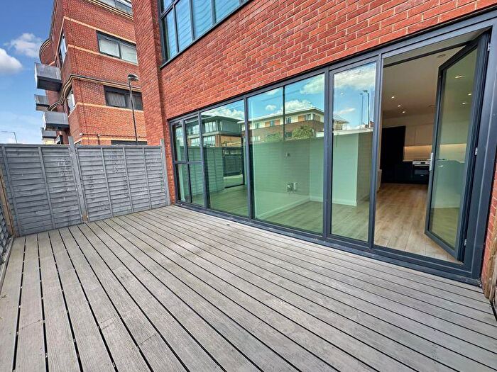 2 Bedroom Flat To Rent In Chesterfield House, Bath Road, Slough, SL1