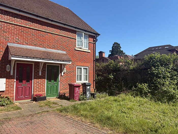 2 Bedroom Semi-Detached House To Rent In Hawley Mews, Reading, RG30