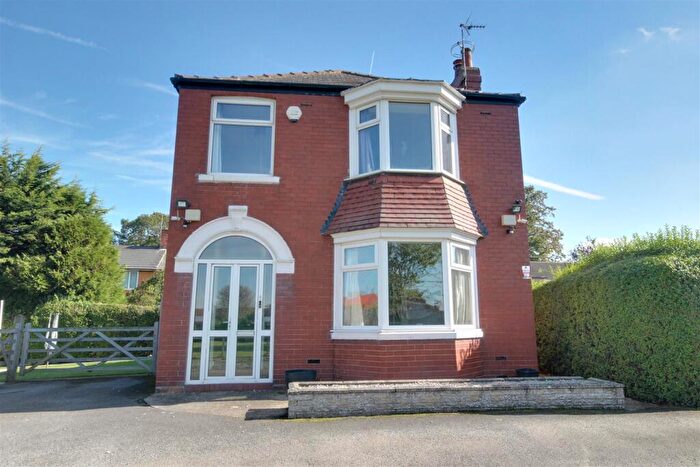3 Bedroom Detached House For Sale In Grovehill Road, Beverley, HU17