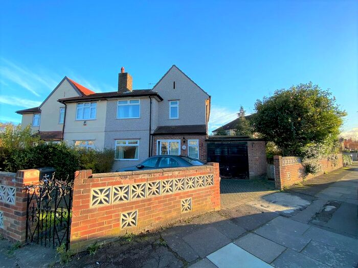 3 Bedroom Semi-Detached House To Rent In Princes Road, Ilford IG6