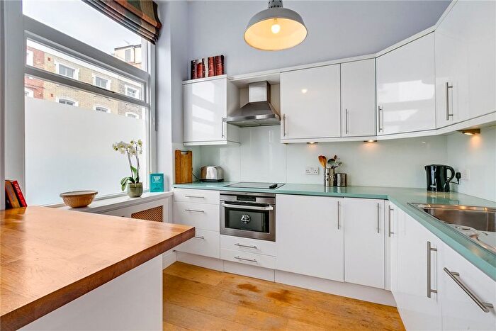 1 Bedroom Flat To Rent In Chepstow Road, Notting Hill, W2