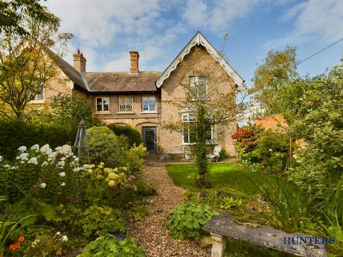 3 Bedroom Property For Sale In Kilnwick Percy, York, YO42