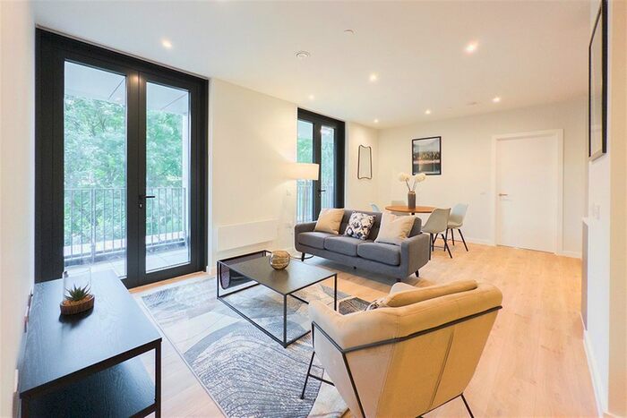 2 Bedroom Flat To Rent In The Gate, Meadowside, M4