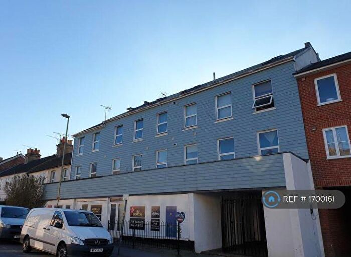 2 Bedroom Flat To Rent In Alldermen House, Aldershot, GU11