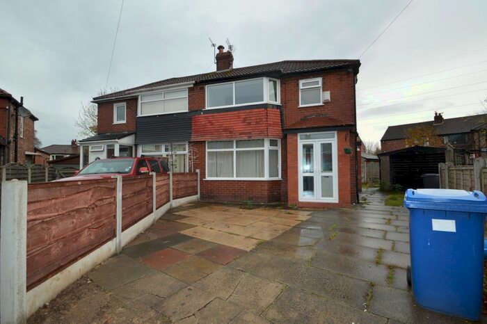 3 Bedroom Semi-Detached House To Rent In Windsor Avenue, Whitefield, Manchester, M45