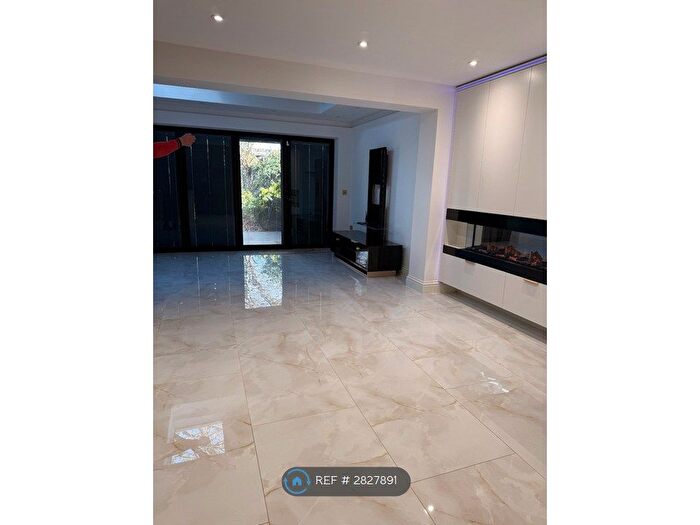 4 Bedroom Terraced House To Rent In Turners Court, Romford, RM4