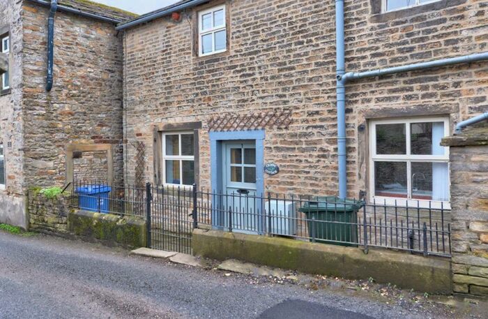 2 Bedroom Cottage To Rent In Meadow Lane, Cononley, BD20