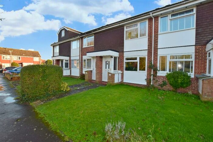 2 Bedroom Semi-Detached House To Rent In Heron Close, Bognor Regis, PO22