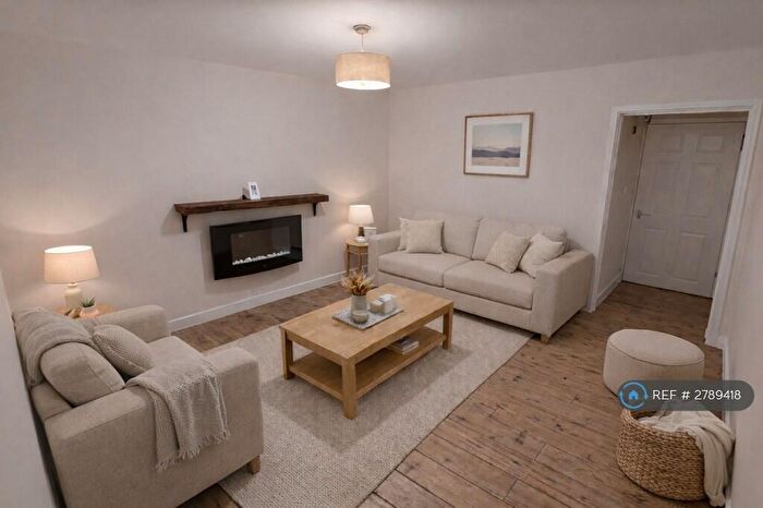 1 Bedroom Flat To Rent In Skewen, Neath, SA10