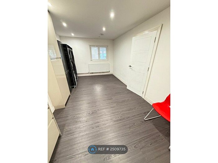 1 Bedroom Flat To Rent In Slough, Slough, SL1