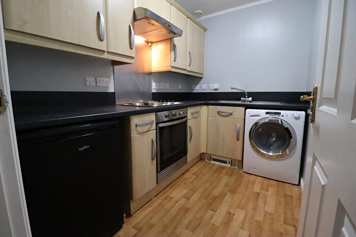 2 Bedroom Apartment To Rent In Queens Crescent, Livingston, EH54