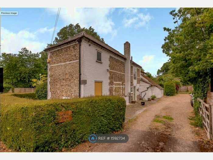 Studio To Rent In Salthill Road, Chichester, PO19