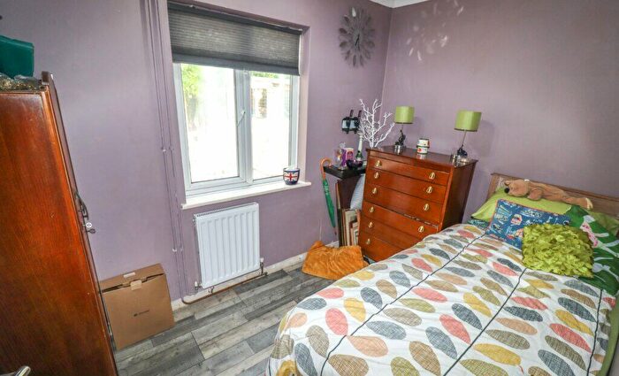 2 Bedroom Detached Bungalow For Sale In Poplar Grove, Hayling Island, PO11