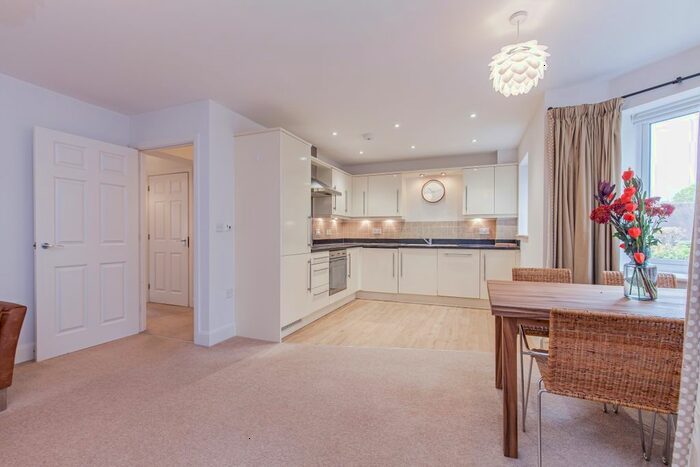 2 Bedroom Flat To Rent In Dean Court Road, Botley, Oxford, OX2