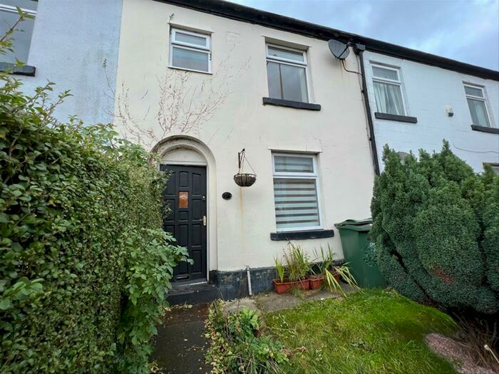 3 Bedroom House To Rent In Lyons Lane, Chorley, PR6