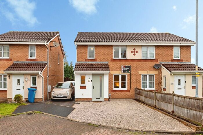 3 Bedroom Semi Detached House For Sale In Aldwyn Close, Radcliffe, Manchester, Greater Manchester, M26