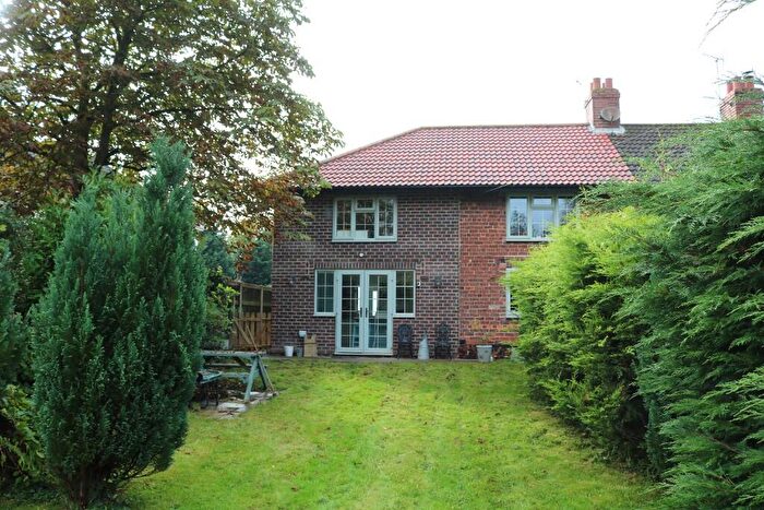 4 Bedroom Cottage For Sale In Linden Cottage, Trentside, Amcotts, DN17