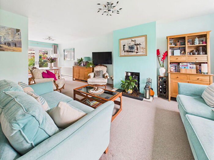 3 Bedroom Semi-Detached House For Sale In St Giles Close, Shoreham By Sea, BN43