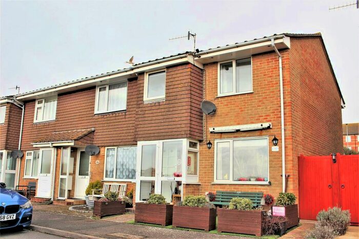 3 Bedroom House To Rent In St. Crispians, Seaford, BN25