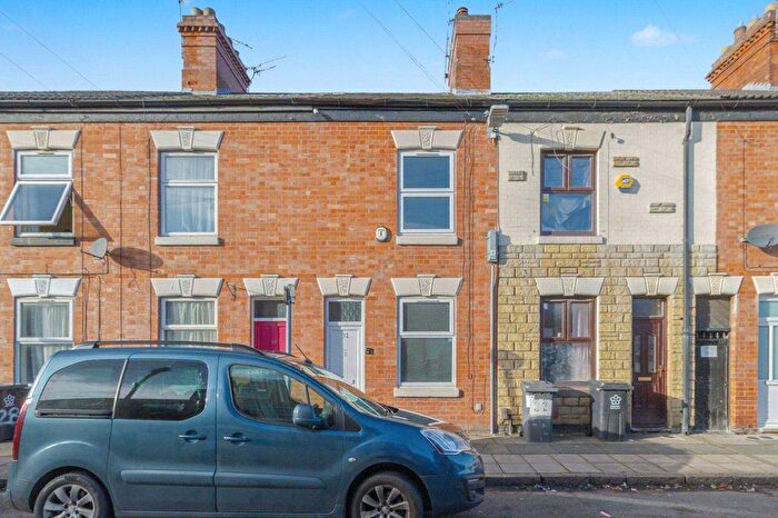 2 Bedroom Terraced House For Sale In Carlisle Street, Leicester, LE3