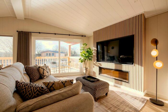 2 Bedroom Lodge For Sale In Laceby, Lincolnshire, DN37