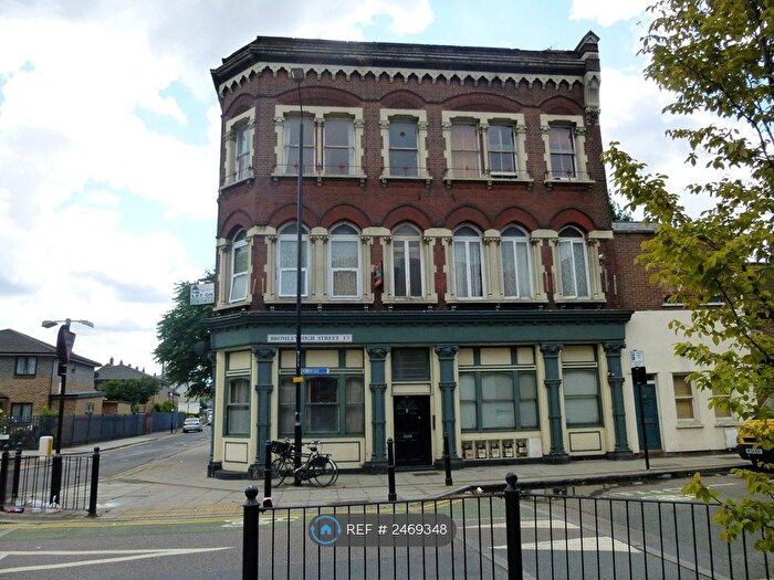 2 Bedroom Flat To Rent In Bromley High Street, London Eg, E3