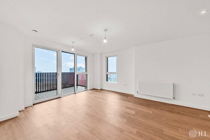 2 Bedroom Flat To Rent In Park View, London, W3