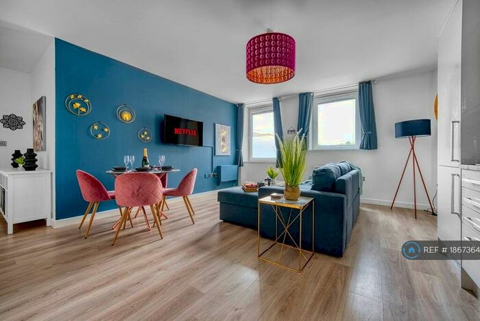 2 Bedroom Flat To Rent In The Post House, Gloucester, GL4