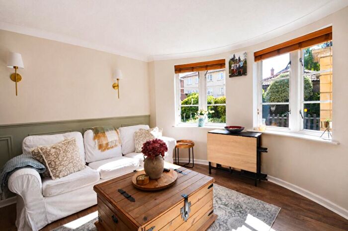 2 Bedroom Apartment To Rent In Pooles Wharf Court, Bristol, Somerset, BS8