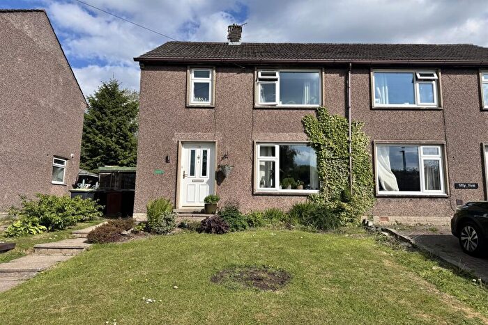 2 Bedroom Semi-Detached House For Sale In Warmbrook Road, Chapel-En-Le-Frith, SK23