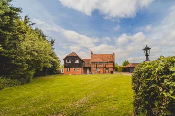 5 Bedroom Detached House For Sale In Howe Lane, White Waltham, Maidenhead, Berkshire, SL6