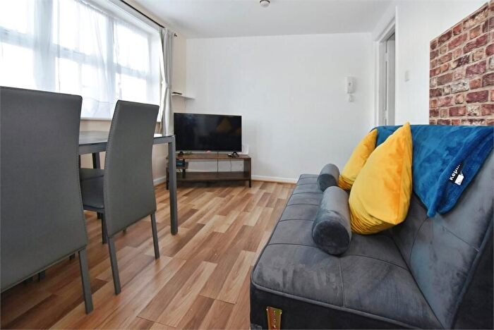 1 Bedroom Flat For Sale In Northumberland Place, Teignmouth, TQ14