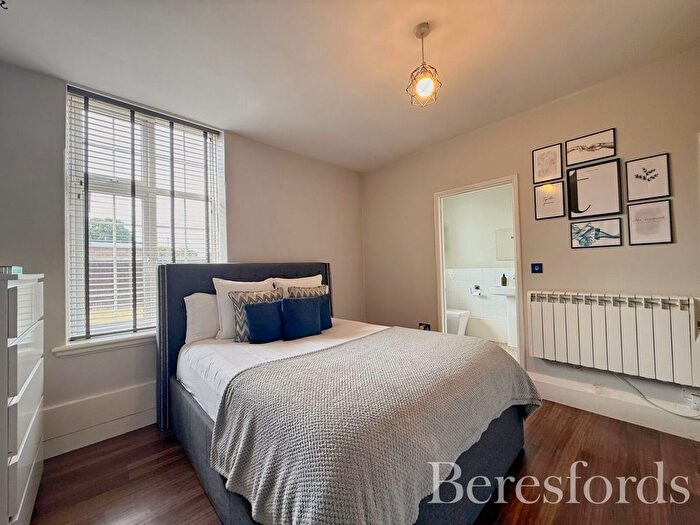 1 Bedroom Flat For Sale In Astra Close, Hornchurch, RM12