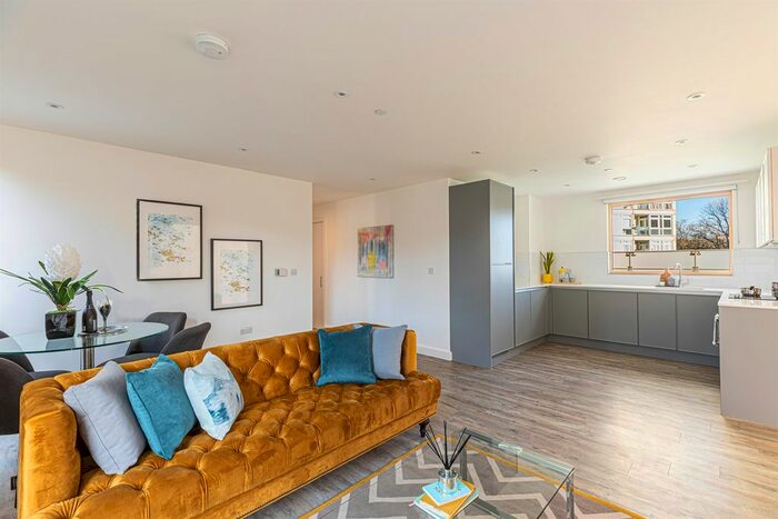 2 Bedroom Flat To Rent In Lanark Road, London, W9